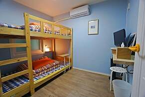 710 Guest house Yellow