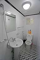 710 Guest house Yellow