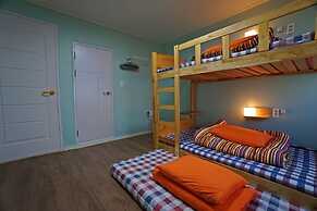 710 Guest house Yellow