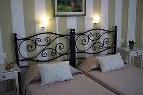Cyclades Hotel