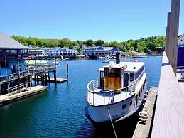 Fishermans Wharf Inn