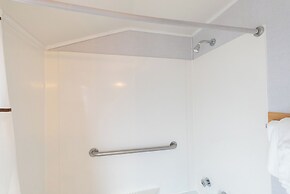 Fishermans Wharf Inn