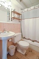 Fishermans Wharf Inn