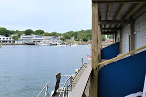 Fishermans Wharf Inn