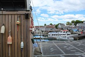 Fishermans Wharf Inn
