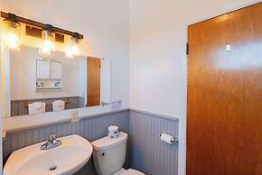 Fishermans Wharf Inn