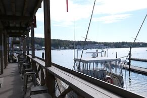 Fishermans Wharf Inn