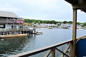 Fishermans Wharf Inn