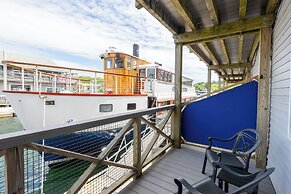 Fishermans Wharf Inn