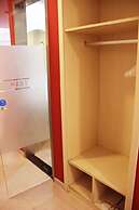 Hanting Express Qidong Jianghai Middle Road