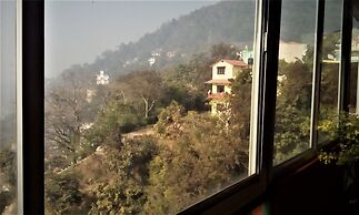 Hotel Ganesha Inn Ganga View