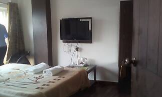 Hotel Ganesha Inn Ganga View