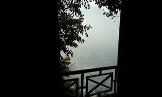 Hotel Ganesha Inn Ganga View
