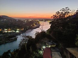 Hotel Ganesha Inn Ganga View