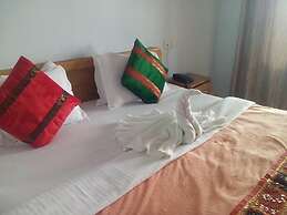 Hotel Ganesha Inn Ganga View