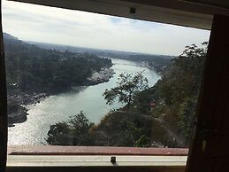 Hotel Ganesha Inn Ganga View