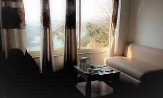 Hotel Ganesha Inn Ganga View