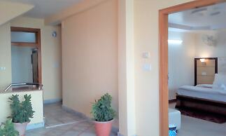 Hotel Ganesha Inn Ganga View