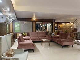 Hotel Ganesha Inn Ganga View