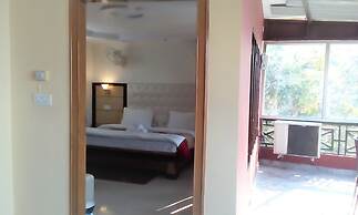 Hotel Ganesha Inn Ganga View