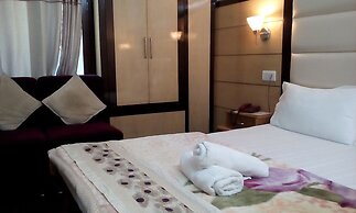 Hotel Ganesha Inn Ganga View