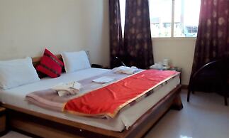 Hotel Ganesha Inn Ganga View