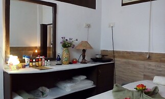 Hotel Ganesha Inn Ganga View