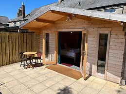 The Three Wheat Heads