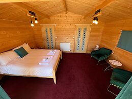 The Three Wheat Heads