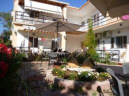 Kostas Apartments & Studios