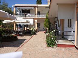 Kostas Apartments & Studios