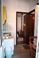 Kostas Apartments & Studios