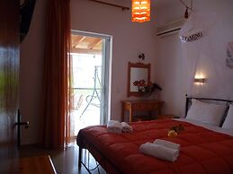 Kostas Apartments & Studios