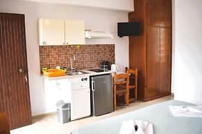Kostas Apartments & Studios