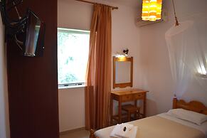 Kostas Apartments & Studios