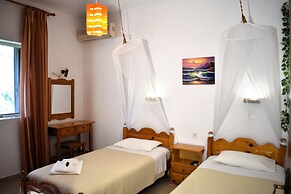 Kostas Apartments & Studios