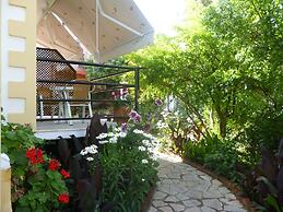 Kostas Apartments & Studios