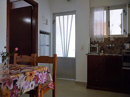 Kostas Apartments & Studios