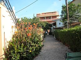 Kostas Apartments & Studios