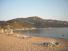 Kostas Apartments & Studios