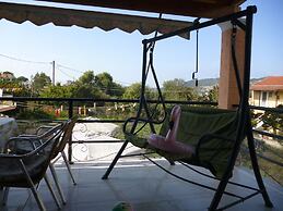 Kostas Apartments & Studios