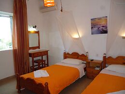 Kostas Apartments & Studios