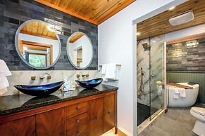 Little Creek Cove Beachfront Resort