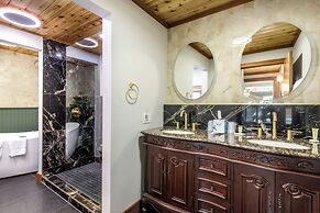 Little Creek Cove Beachfront Resort