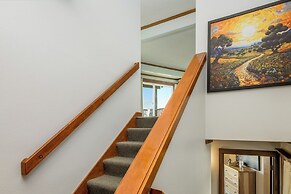 Little Creek Cove Beachfront Resort