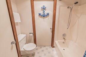 Little Creek Cove Beachfront Resort