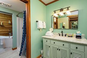 Little Creek Cove Beachfront Resort