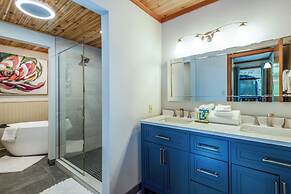 Little Creek Cove Beachfront Resort