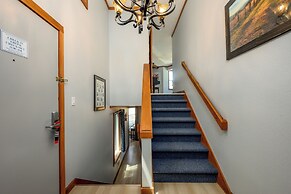 Little Creek Cove Beachfront Resort