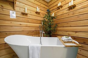 Little Creek Cove Beachfront Resort